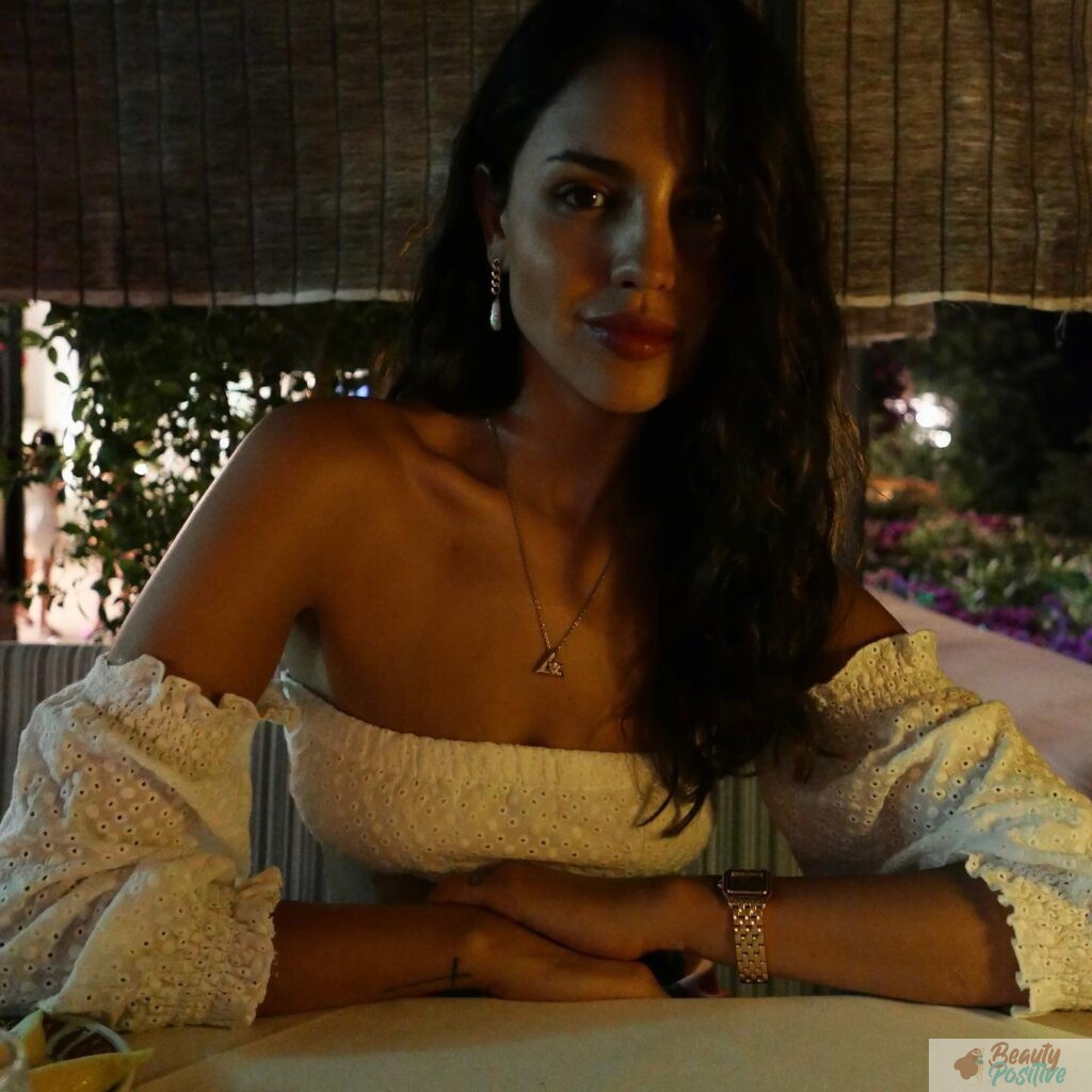 Eiza González outside