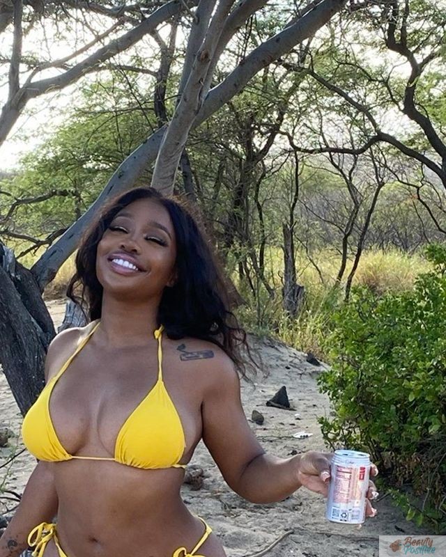 SZA in bathing suit