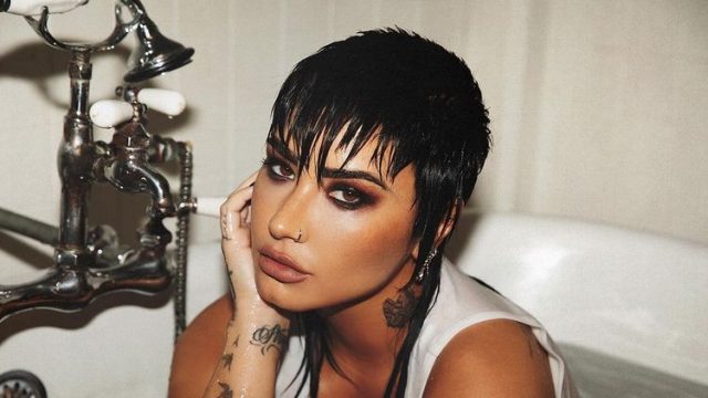 Demi Lovato feels like a woman again but keeps on a non-gender style