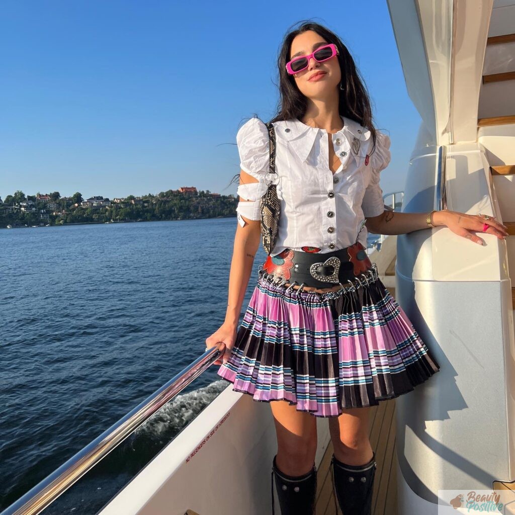 Dua on the yacht