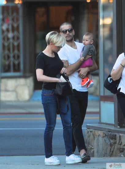 Rose Dauriac with parents