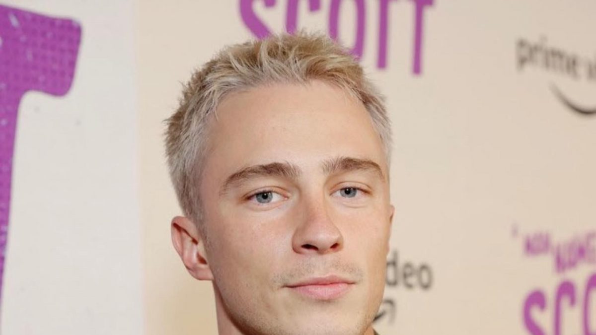 Drew Starkey: 9 facts about new teen icon