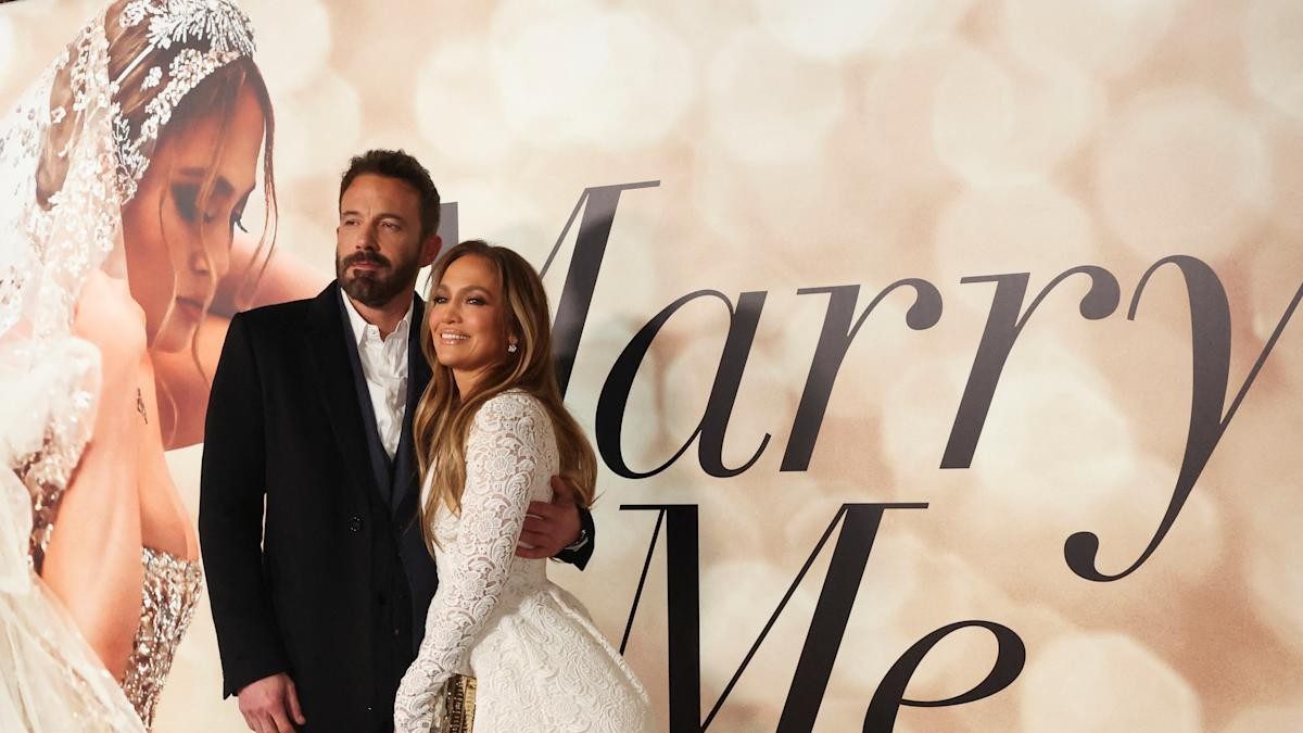 “Endless honeymoon” or just acting: Jennifer Lopez and Ben Affleck after wedding