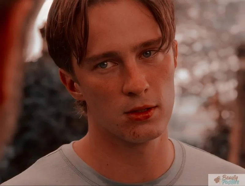 Why we obsess with Rafe Cameron from Outer banks: some reasons