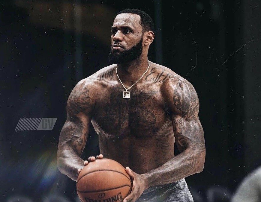 How much is LeBron James weight after years in LA Lakers