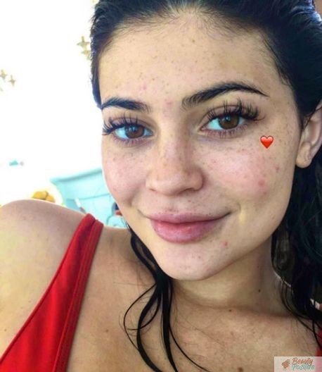 Kylie Jenner No Makeup Photos Its Hard To Recognize Her 