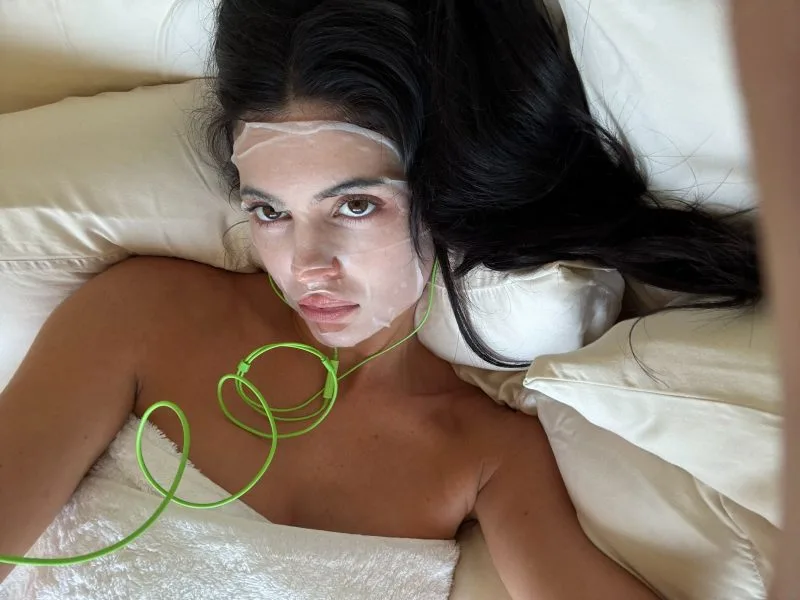 Kylie Jenner Without Makeup: What She Looks Like, and What She Has Admitted To
