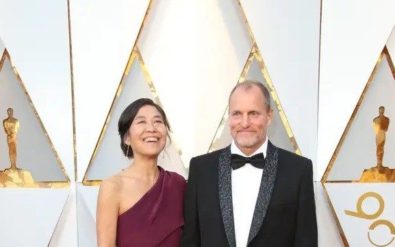 Woody Harrelson and his Hawaiian wife secretly live together for more than 30 years