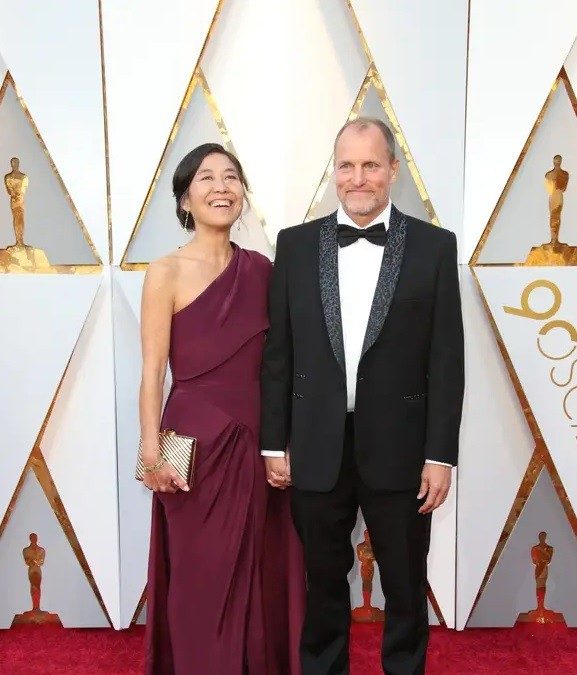 Woody Harrelson and his Hawaiian wife secretly live together for more than 30 years