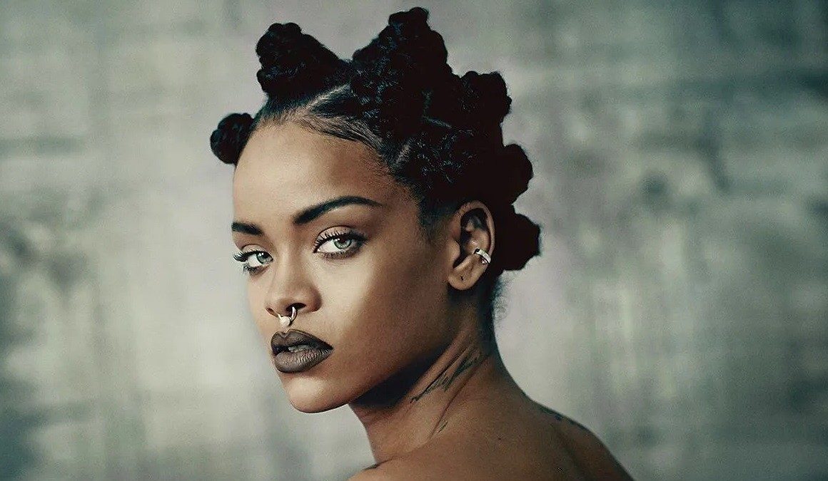 How to wear a septum piercing to look stylish: celebrity inspired ideas