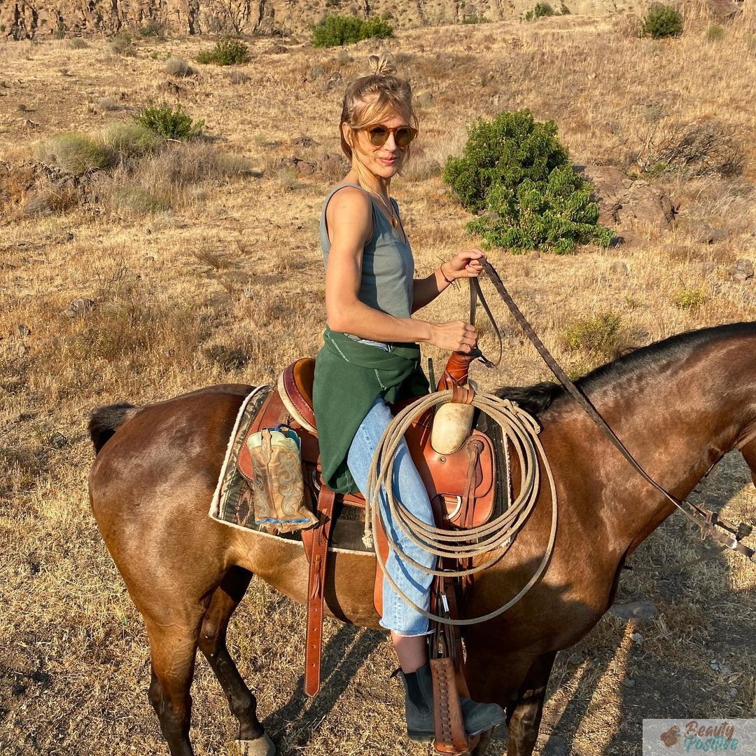 Jennifer Landon riding a horse