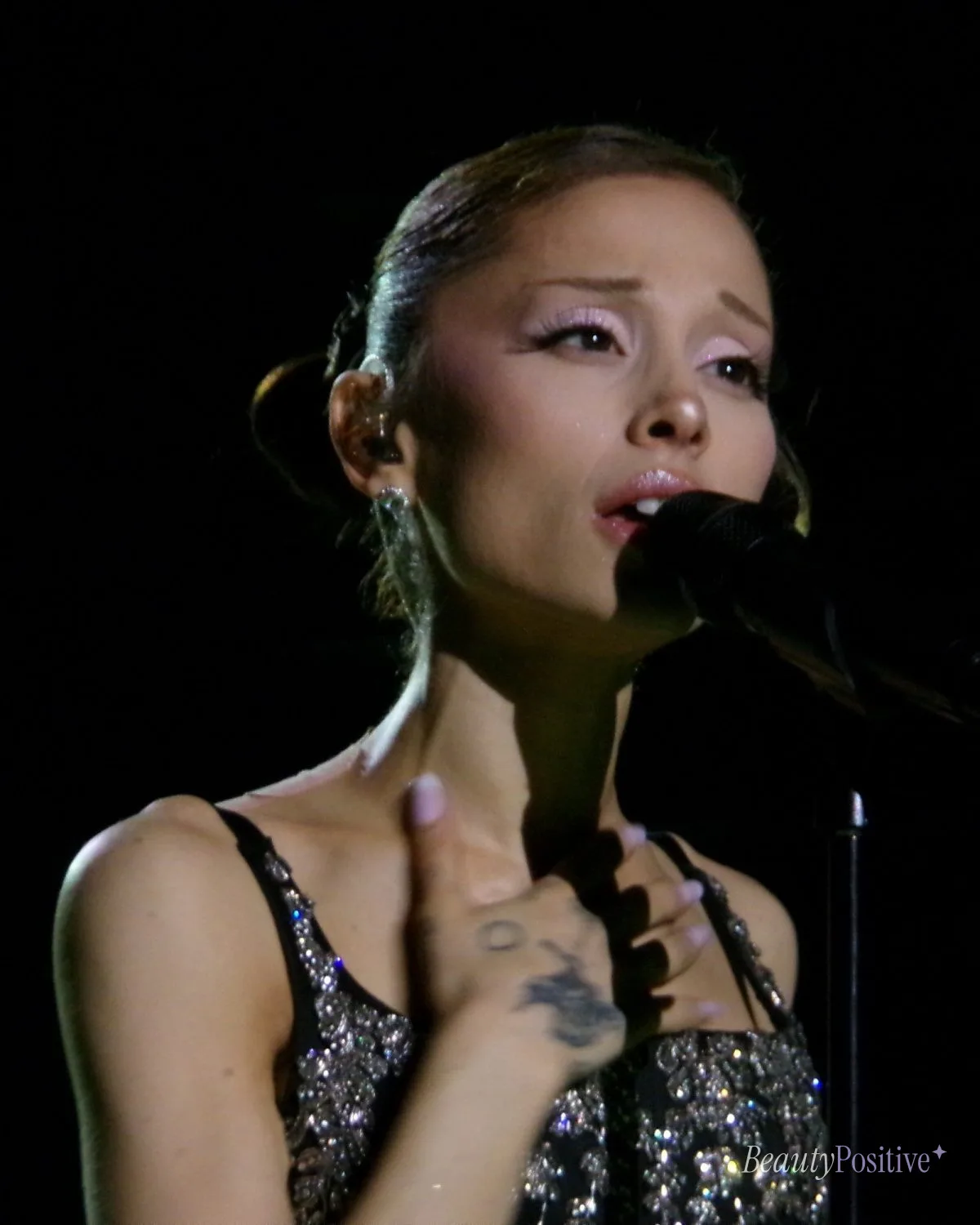 What Fans Have Been Saying About Ariana Grande’s New Look