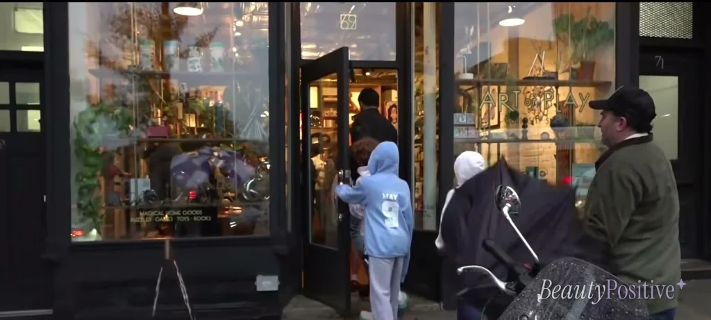 Customers at the door after the feud went viral.