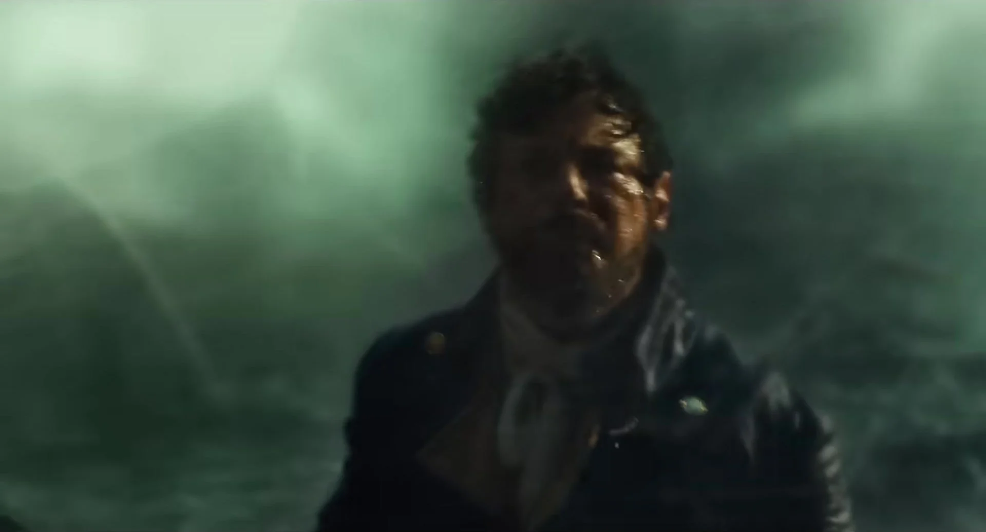 Chris Hemsworth as Owen Chase in the In the Heart of the Sea trailer (2015)