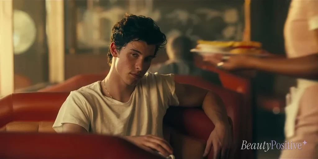 The diner booth: Mendes in the Señorita video.